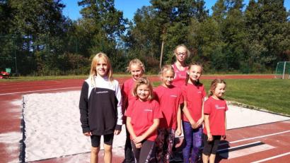 Bild: jma
Im Bild: (von links) Jan Gebhard, Mira Melzner, Stella Schaffarzik, Linda Gröger, Ronja Melzner, Alexandra Pink und Carolina Gröger.