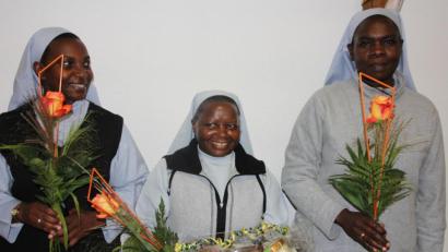 Bild: kro
Herzlich willkommen geheißen wurden die drei Nonnen aus Uganda, die künftig in Tirschenreuth wirken.
