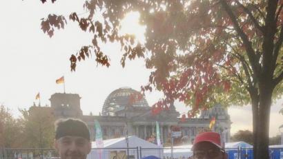 Bild: exb/Michael Waldmann
Die drei Pressather Läufer beim Berlin-Marathon.