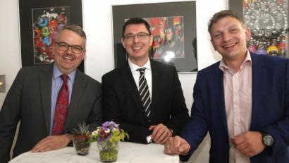 Bild: Hirsch
Markus Huber, Michael Waker und Manuel Lischka (von links) informierten bei einer IHK-Veranstaltung über die Zollbestimmungen.