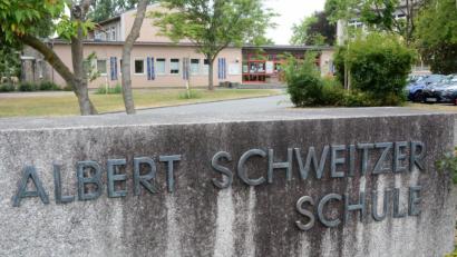 Bild: Gabi Schönberger
Der Zahn der Zeit nagt. Doch die Albert-Schweitzer-Schule muss auf ihren Umbau zur Ganztagsbetreuung noch warten.
