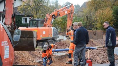 Bild: Gabi Schönberger
Ein Bagger hat in Luhe eine Gasleitung erwischt.