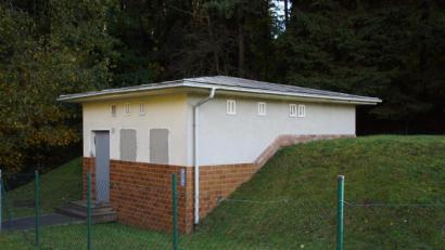 Bild: mmj
Beim Wasserhaus in Schwarzach ist der Überlaufkanal für Schmutz- und Überwasser zu erneuern.