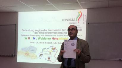 Prof. Robert Schwinger aus Weiden war der Referent bei der Fortbildung für Rettungsdienstmitarbeiter.