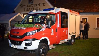 Bild: bnr
Die Feuerwehr Neusath wurde mit einem neuen TSF-W mit Atemschutz und Allrad ausgerüstet.