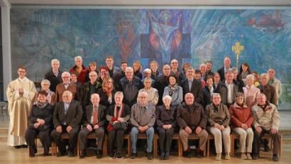 Bild: adj
30 Paare feierten am Samstag mit Pfarrer Kopp ihr Ehejubläum in der katholischen Pfarrkirche Heilige Familie.