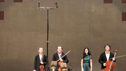 Bild: dok
Das Belcea Quartet zählt zur internationalen Spitzenklasse. Sie haben bereits alle Beethoven-Quartette eingespielt. Von links nach rechts: Axel Schacher, Krzystof Chorzelski, Corina Belcea und Antoine Lederlin