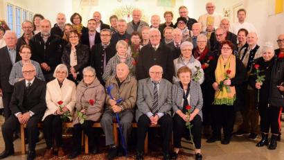 Bild: Kunz
In St. Johannes in Weiden feierten 20 Paare Ehejubiläen.