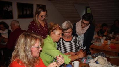 Bild: wro
Stricknadeln und Wolle dürfen bei einem gemütlichen Hutzaabend in der Schleif nicht fehlen.