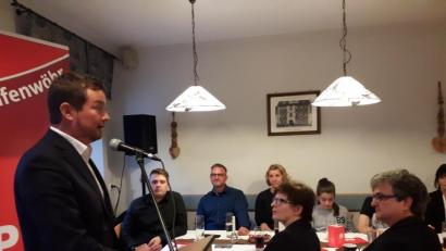 Bild: myd
"Die SPD war immer eine Partei des Fortschritts, der Zukunft und des Mutes", betont Bundestagsabgeordneter Uli Grötsch bei der Jubiläumsfeier des SPD-Ortsvereins Grafenwöhr.