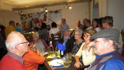 Bild: ubb
Die Museumsnacht muss eine geradezu magische Anziehungskraft auf die Menschen haben. Kaum wird wieder von den Kommunen dazu eingeladen, wird ihnen die Bude eingerannt. Im Tirschenreuther Museumsquartier war bis Mitternacht kein einziges Plätzchen mehr frei.