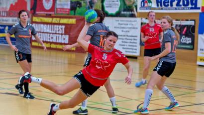 Bild: Guenter Uschold
Katharina Kiener steuerte zwei Treffer zum 24:18 Erfolg der Oberviechtacher Handball-Damen bei.