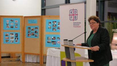Bild: jzk
In ihrer Festansprache würdigte Barbara Stamm die Verdienste des Katholischen Frauenbundes.