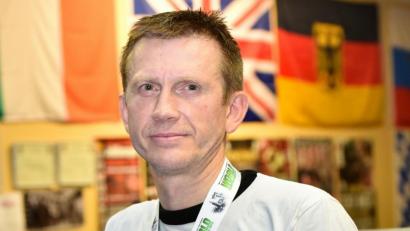 Bild: A. Schwarzmeier
Alexej Ebel ist Kickbox-Weltmeister: Der 46-Jährige gewann im irischen Cork den Amateur-Titel in seiner Klasse.