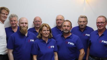 Bild: exb
Die Viertelmeister der FWU (von links): Koordinator Stefan Thar, Helmut Pilhofer (Sulzbach), Thomas Doblinger (Franz-Fischer-Siedlung, Annaberg, Schwemmerberg, Galgenberg, Bayreuther Straße, Bastei, An der Allee), Peter Ehm (Spittlberg, Pantzerhöhe, Loderhof West, Grafmühlstraße, Konrad-Mayer-Straße, Bahnhofstraße, Kauerhof, Kempfenhof, See, Stephansricht, Niederricht, Untermainshof), Alexandra Ottmann (Etzmannshof, Großenfalz, Kleinfalz, Kummerthal, Prangershof, Seidersberg), Joachim Weiß (Feuerhof, Lohgraben, Rummersricht, Grottenhof, Gallmünz, Lindhof), Thomas Stubenvoll (Obersdorf, Unterschwaig, Tafelberg, Prohof, Grund, Stifterslohe, Kropfersricht, Siebeneichen), Norbert Eisner (Katzenberg, Erlheim, Lerchenfeld, Sternstein) und Hans Falk (Forsthof, Großalbershof). Nicht im Bild sind Diana Laden (Tafelberg, Heimaterde, Lohe, Siebeneichen, Kropfersricht, Stifterlohe, Unterschwaig) und Fabian Schloß (Rosenberg).