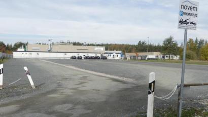 Bild: rn
Auf diesem städtischen Areal an der Gossenstraße sollen 200 Parkplätze für Novem-Mitarbeiter entstehen.