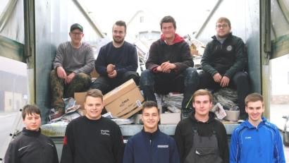 Bild: do
Zirka zehn Tonnen Altpapier sammelt die Landjugend Speinshart am Wochenende zugunsten der Aktion von Hans Karl "Für das Leben und die Hoffnung".