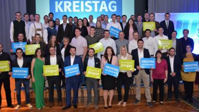 Bild: fz
Die Kandidaten der JU-Kreistagsliste mit Landratskandidat Andreas Meier und Spitzenkandidaten Benedikt Grimm (vorne von links).