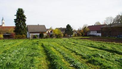 Bild: mmj
Wegen der abschüssigen landwirtschaftlichen Nutzflächen gibt es bei Starkregen für die Anrainer Probleme mit Wasser und Schlamm.