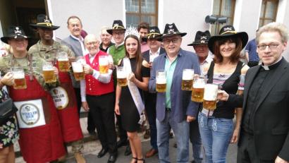 Archivbild: mma
Sowohl amerikanische Gäste aus dem Südlager als auch Besucher aus dem Elsass feierten 2019 beim Marktfest in Hahnbach mit.