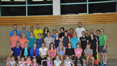 Bild: ak
Wintersportgymnastik ist beim SV Kulmain wieder angesagt. Hinten links Abteilungsleiter Stefan Vetter.