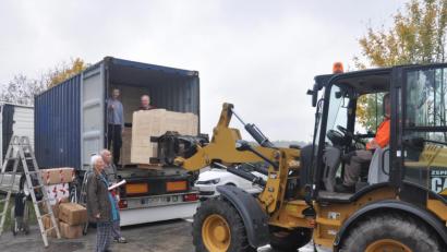 Bild: ws
Die Mitglieder der Aktion Solidarität haben wieder einen Hilfscontainer für die Reise nach Ruanda bestückt.