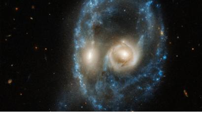 Bild: Space Telescope Science Institut/ESA/Hubble/dpa 
Das Weltraumteleskop „Hubble“ hat eine ungewöhnliche Galaxienkollision abgelichtet.