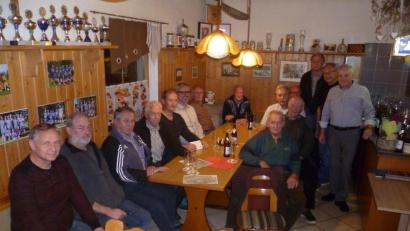 Bild: sat
CSU-Ortsvorsitzender Günter Kopp (rechts) berichtete ausführlich über das Gemeindegeschehen in Witzlasreuth, während Fraktionsvorsitzender Albert Sollfrank (3. von rechts) über den aktuellen Stand in Sachen Bahntrasse informierte.