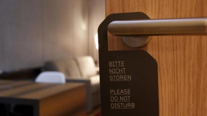 Bild:  phil12 – stock.adobe.com
Bei einer Umfrage von Wissenschaftlern und der BBC unter 18 000 Menschen aus 134 Ländern landete das Alleinsein auf Platz drei der Aktivitäten, die die Teilnehmer als besonders erholsam empfanden.