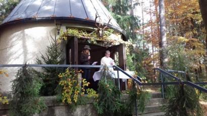 Bild: gra
Direktor Manfred Strigl predigt an der Marienkapelle im Johannisthal.