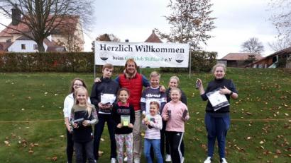 Bild: Golfclub Stiftland/exb
Zum Saisonabschluss auf der Anlage des Golfclubs Stiftland gab es auch ein Turnier speziell für Kinder und Jugendliche.