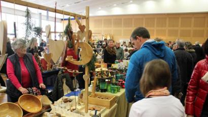 Bild: krb
Der Hobbykünstlermarkt in der Stadthalle Neustadt ist immer sehr gut besucht.