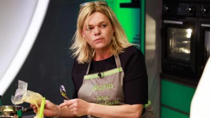 Bild: SAT.1/Benedikt Müller
Maria Frank aus Pullenreuth kocht bei "The Taste" im Team von Maria Groß in der Grünen Kochnische . Zu sehen mittwochs um 20.15 Uhr in Sat.1.