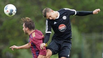 Bild: Büttner, Gerhard
Markus Kraus (links) kehrt nach Krankheit in den Kader der Grafenwöhrer zurück und läuft in der wichtigen Heimpartie gegen Pfreimd auf.