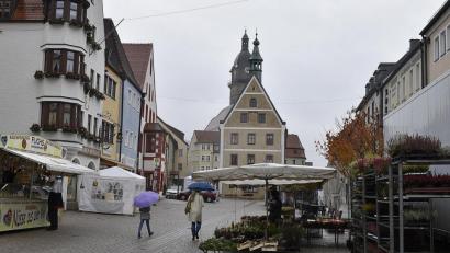 Bild: sck
Stände und Kunden blieben beim Herbstmarkt in Auerbach eher Mangelware.