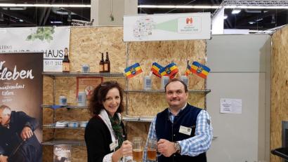Bild: buc
Die Oberpfalz in Nürnberg. Die Kommunbrauerei Eslarn ist mittlerweile bekannt und der Stand auf der Consumenta immer gut besucht.