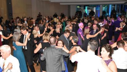 Bild: hcz
Auf der Tanzfläche sind kaum Lücken auszumachen.