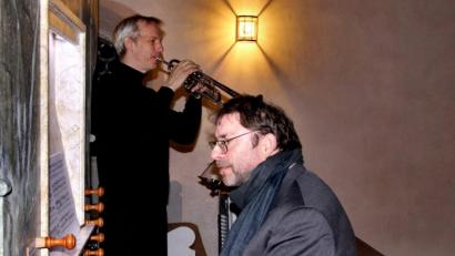 Bild: ds
Kirchenmusikdirektor Gerd Hennecke an der Kirchenreinbacher Orgel und Guntram Sellinger mit Trompete geben dem Reformationstag mit hervorragend dargebotener Barockmusik die gebührende Würde.