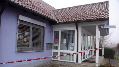 Bild: bkr
Der Tatort: Die Raiffeisenfiliale in Immenreuth.
