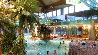 Bild: exb
Die Weidener Thermenwelt ist ebenso wie das Schwimmbad in Mecklenburg-Vorpommern mit den Stadtwerken zusammengelegt. Da die Weidener Stadtwerke jedoch keine Kapitalgesellschaft, sondern ein Kommunalunternehmen sind, könne man laut dem Steuerexperten der Stadt Weiden, Thomas Wollny, nicht von einem Dauerdefizit sprechen.
