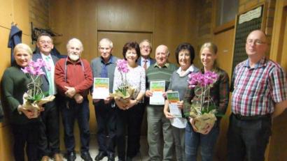 Bild: gm
Die Geehrten der Pittersberger Gartler (von links): Sandra Damm, Bürgermeister Josef Gilch, Hans Forster, Josef Boßle, Angela Bias, Michael Götz, Josef Huger, sen., Elfriede Trepesch, Gaby Beer und Vorsitzender Gerhard Büchold. Den Leuten der erste Stunde sowie den steten Stützen wurde besonders gedankt.