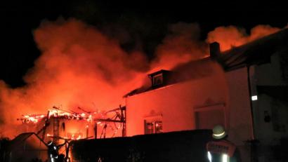 Bild: FFW Waldmünchen
In Tiefenbach brannte am Dienstag eine Scheune komplett nieder.