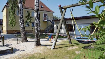 Bild: spw
In der kommenden Woche beginnt das neue Kindergartenjahr: Für die Ehenfelder Kinder geht es aber in die Hirschauer Schule. Es ist eine Übergangslösung, bis sich der Stadtrat entschieden hat, wie es mit dem Dorfkindergarten weitergeht.