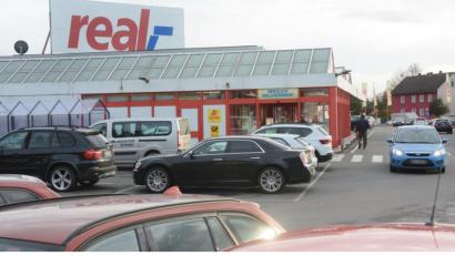 Bild: Gabi Schönberger
Seit 15 Jahren firmiert der Einkaufsmarkt in der Neustädter Straße unter dem Namen "Real". Wie lange noch?