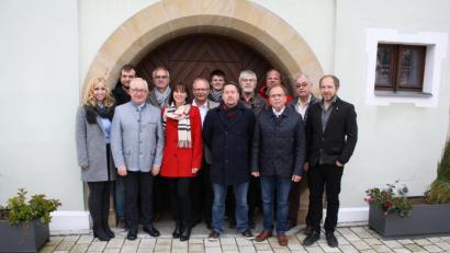 Bild: bjp
Mit einem vielseitigen Festprogramm will das Organisationsteam des Stadtjubiläums 2020 das Wir-Gefühl in Pressath festigen. Dritter von rechts: Bürgermeister Werner Walberer.