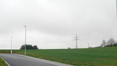 Bild: lep
Hier in der Nähe des Baugebiets "Weiherwiesen II" soll das neue Umspannwerk entstehen.