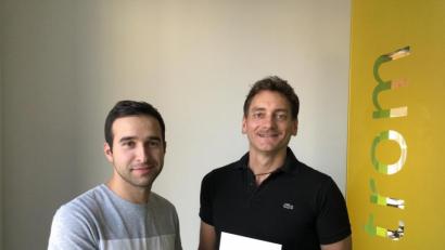 Bild: exb
Der junge Handwerksmeister Sergiy Tkachuk zusammen mit Geschäftsführer Matthias Schmeller (rechts).