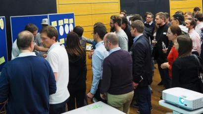 Archivbild: Bühner
Lange Schlangen bildeten sich vor einem Jahr bei der "Startup & Inspiration Night" vor den Bewertungswänden.