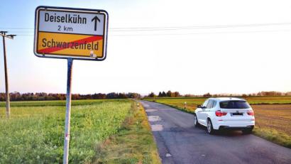 Bild: Dobler
Der Deiselkühner Weg wird von vielen Autofahrern und Radlern genutzt, und alle sind sich einig: Er sei zu schmal und sein Fahrbahnbelag viel zu schlecht.