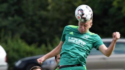 Bild: Büttner, Gerhard
Mit einer 1:5-Niederlage kehrte der FC Weiden-Ost am dritten Spieltag aus Vohenstrauß (Szene). Am Sonntag wollen es die Weidener besser machen und dem Spitzenreiter die erste Saisonniederlage beibringen.